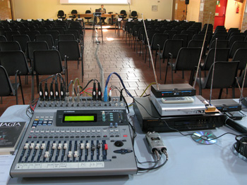 Amplificazione e registrazione di un convegno in una sala pubblica